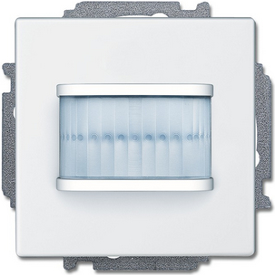 Busch-Jaeger 6220-0-0109. Distanzerfassung: 6 m. Produktfarbe: Wei, Internationale Schutzart (IP-Code): IP20, Lichtempfindlichkeit: 500 Lux. Breite: 71 mm, Tiefe: 30 mm, Hhe: 71 mm (6220-0-0109)