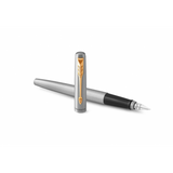 PARKER JOTTER PENNA STILOGRAFICA IN ACCIAIO INOX CON FINITURE IN ORO PENNINO MEDIO INCHIOSTRO BLU CONFEZIONE REGALO