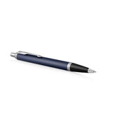 PARKER IM PENNA A SFERA INCHIOSTRO NERO PUNTA MEDIA CONF. REGALO COLORE LACCA BLU OPACA FINITURE CROMATE