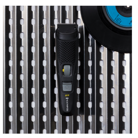 REMINGTON MB3000 REGOLABARBA A BATTERIE LAME IN TITANIO TESTINA LAVABILE 17 LUNGHEZZE NERO